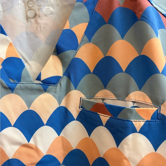 Colorful Scallop Pattern Women's Scrub - Picture 3 of 3